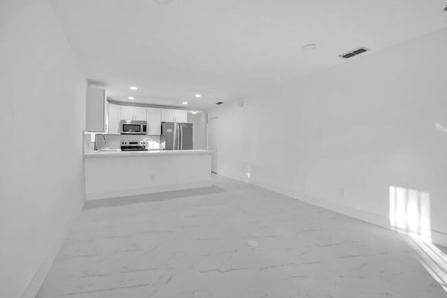 Photo - 719 SW 10th St