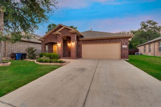 Photo - 1104 Edgewater Dr