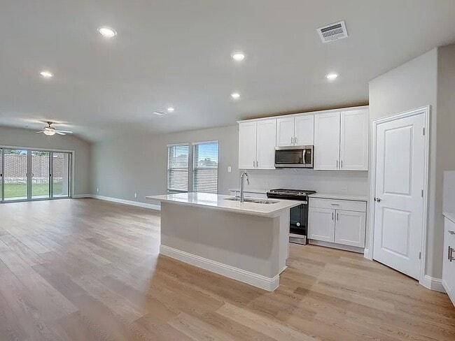 Photo - 1209 Gardendale Holw Ln