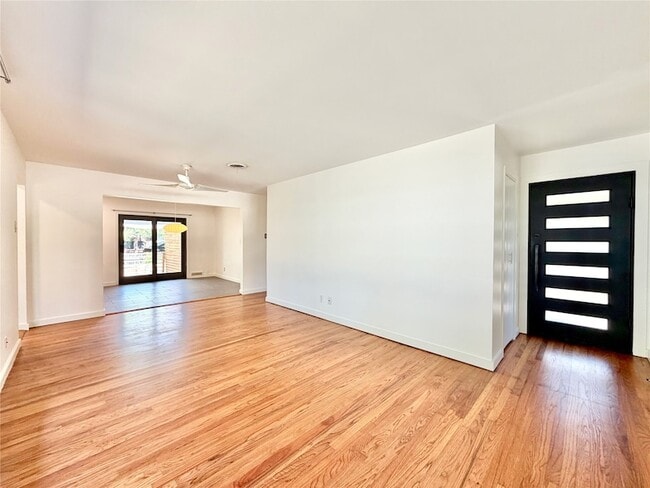 Photo - 2223 Forest Oaks Dr