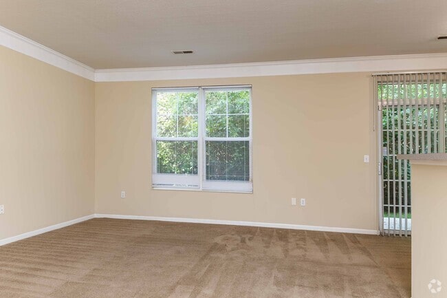 1BR, 1BA - 796SF - Living Room