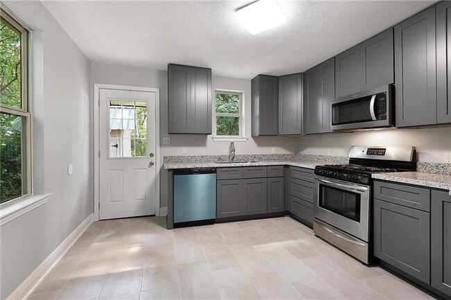 Photo - 57468 Cedar Ave Unidad B