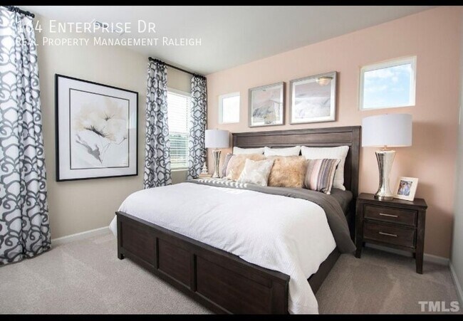 Photo - 164 Enterprise Dr