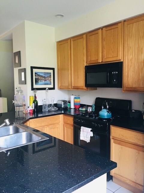 Photo - 556 E 32nd St