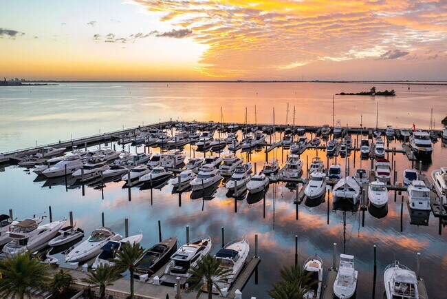 Photo - 6002 Printery St