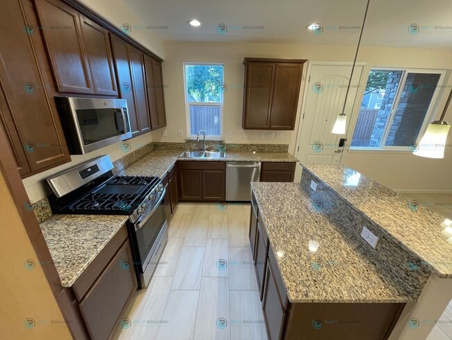 Photo - 907 W End St