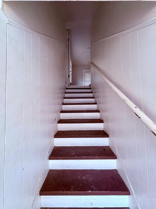 Building Photo - 120 N Hagerman St