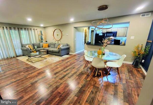 Photo - 10109 Prince Pl Unidad 103-9A