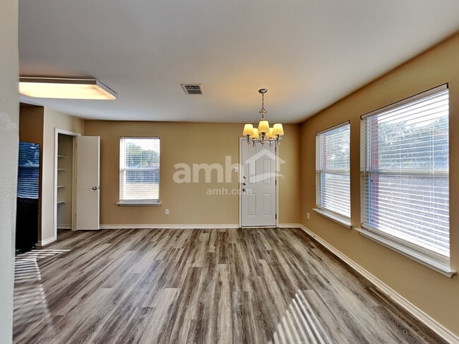 Photo - 128 Stanford St