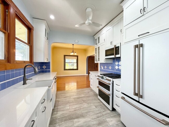 Photo - 4941 10th Ave