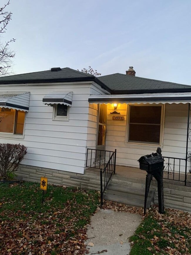 2 Bedroom Single Family Home - 2 Bedroom Single Family Home