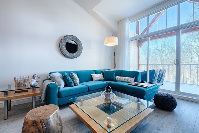 Photo - 180 Rue du Cercle des Cantons Unit 313