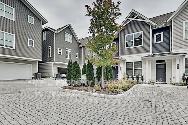 Photo - 430 Merritt Ave