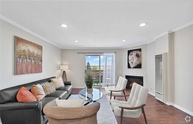 Building Photo - Discover the perfect blend of style and co... Unit 1355 Rental