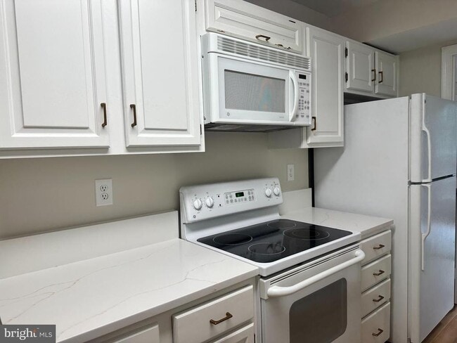Photo - 4847 Chevy Chase Dr