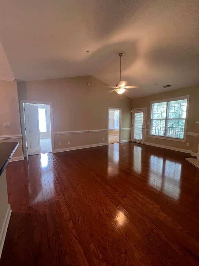 Photo - 210 Fountainhead Ln