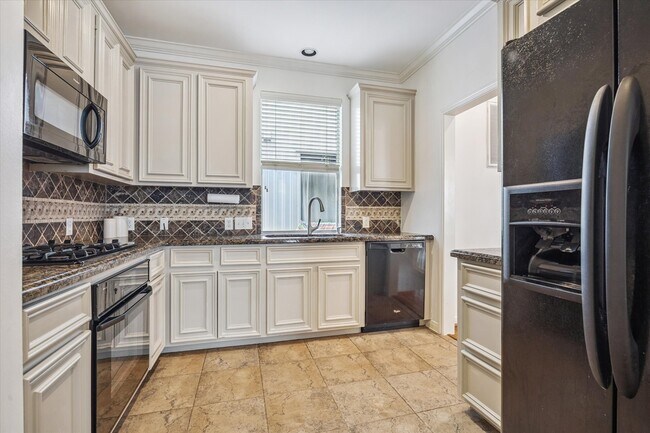 Photo - 1714 Bailey St