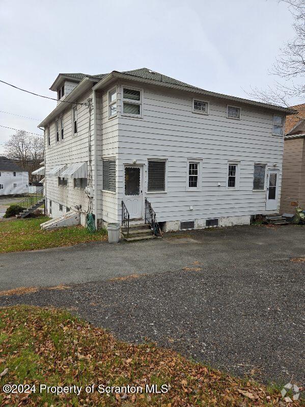 Building Photo - 9 Reservoir St Rental