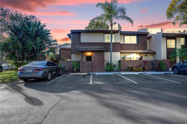 Photo - 1233 Hampton Blvd Townhome