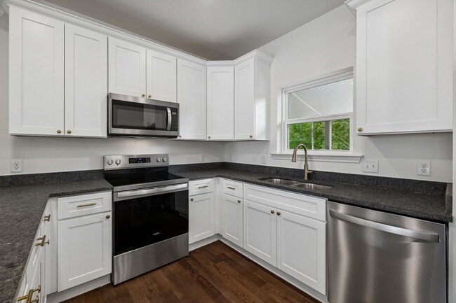 Photo - 551 Skyview Dr