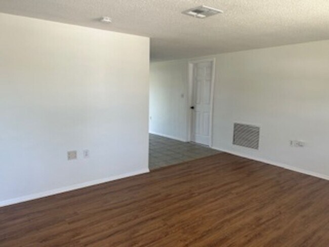 Photo - Well maintained 2/1 in a quiet neighborhood