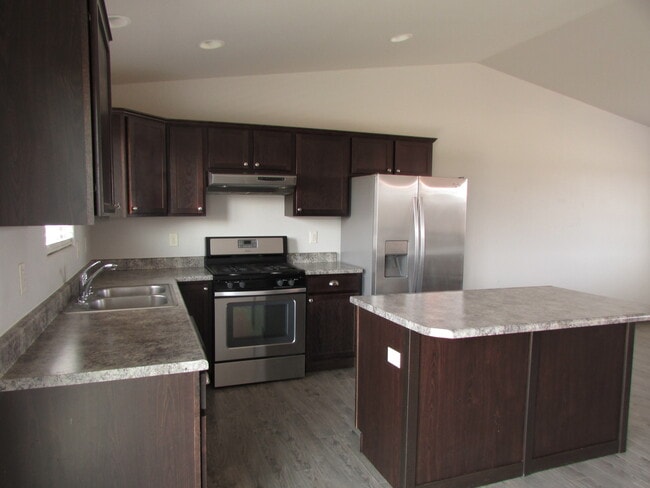 Photo - MODERN 3 BEDROOM IN ELKS CROSSING