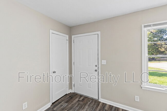 Photo - 2541 Rhodes Dr