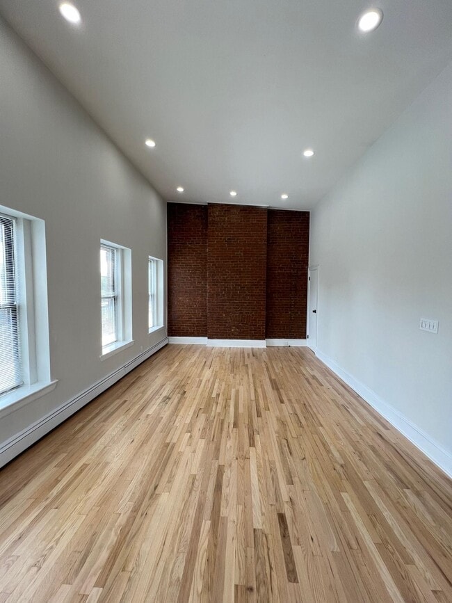 Photo - 48 Bright St Unit #4