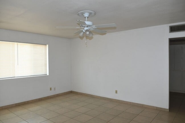 Photo - 3165 W Altadena Ave
