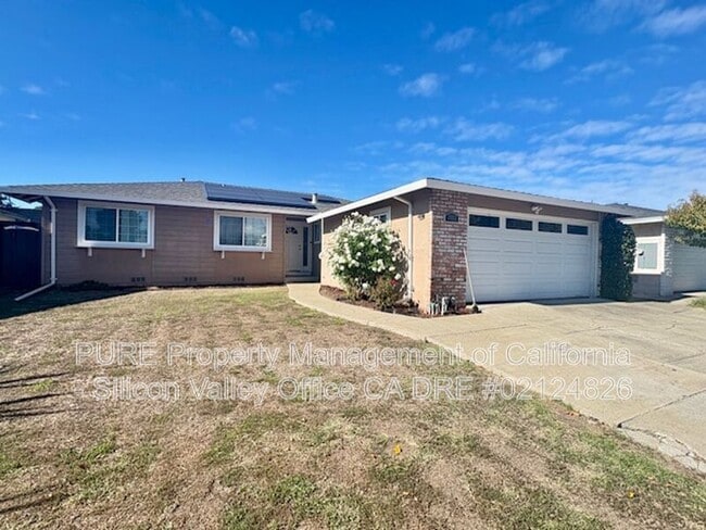 Building Photo - 2883 Vía Encinitas