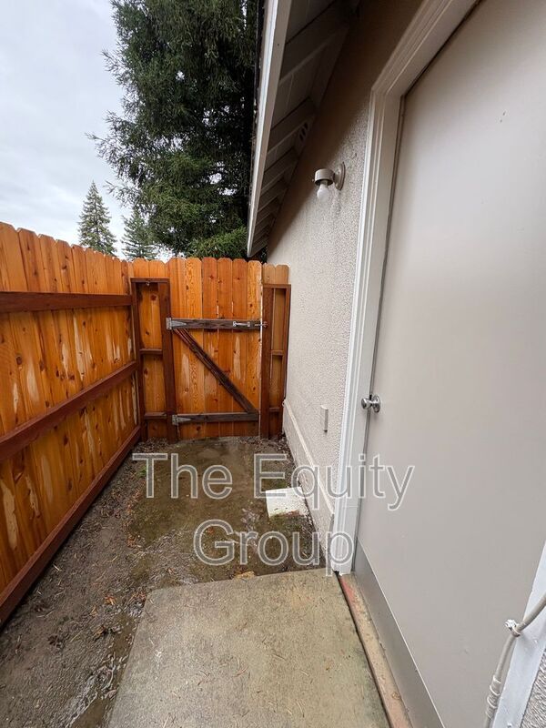 Photo - 1215 W Whispering Pnes Ct