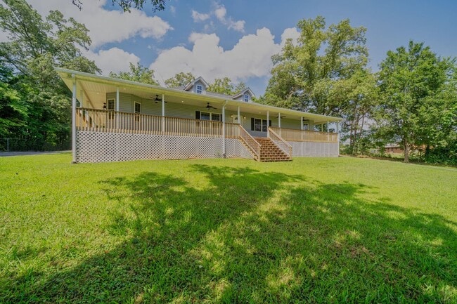 Photo - SHORT TERM - Spacious 3-Bedroom home with Wrap-Around Porch