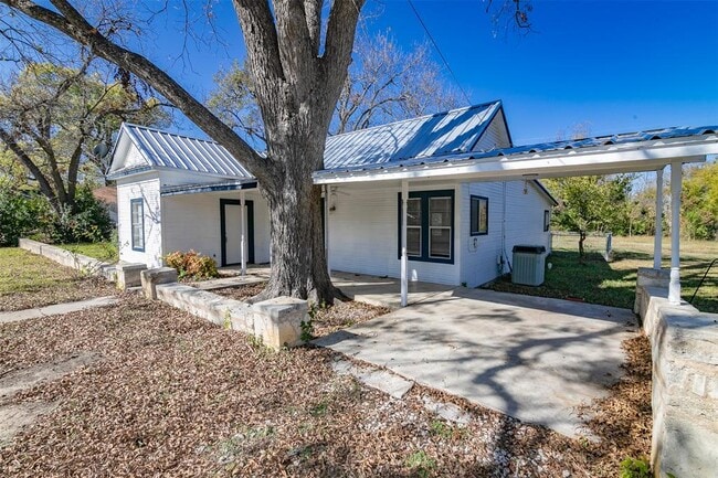 Photo - 105 E Evans St