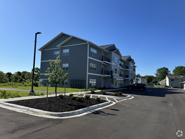 Building Photo - Fairlake Apartments