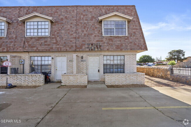 Building Photo - 3023 E Glen Dr Rental