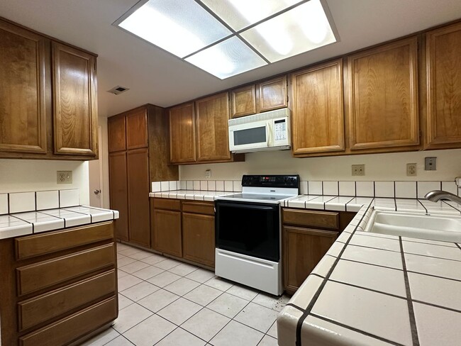 Photo - Bright and Spacious 2 Bedroom 2.5 Townhouse in Desirable Terrace Hills Community