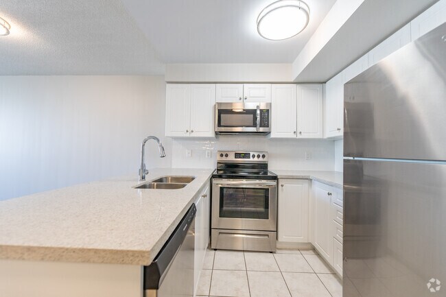 1BR, 1BA - 550SF - Kitchen - The Foresite