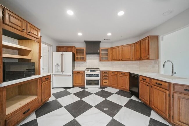 Photo - 31 Silver Canyon Pl