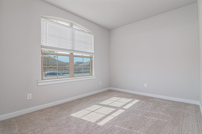 Photo - 2207 Matheson Dr