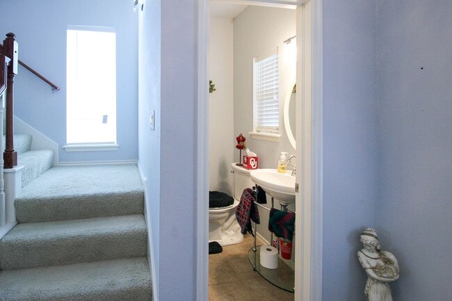 Photo - Spacious 5 Bedroom Home In Jenks West School District!