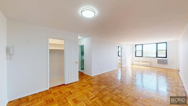 Building Photo - 1360 Ocean Pkwy Unit 6F Rental