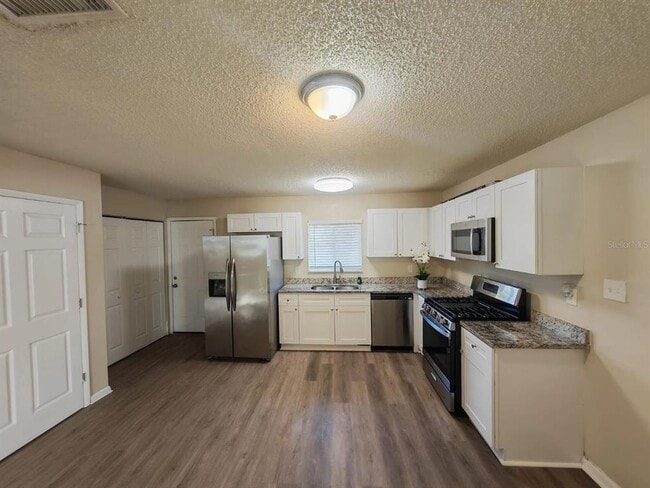 Photo - 1120 Union St S