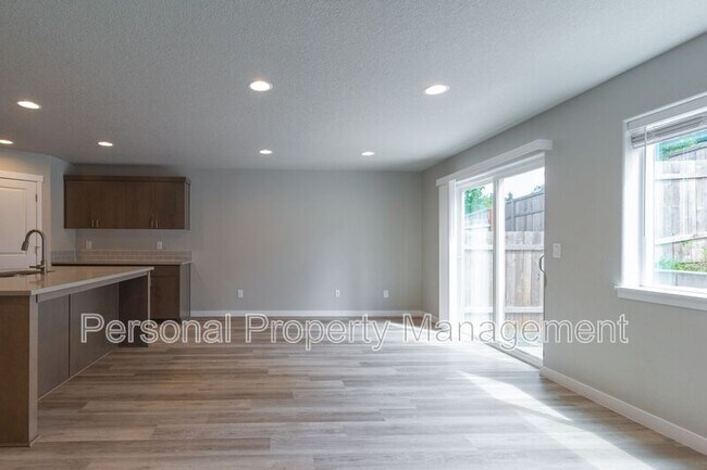 Photo - 4803 NE 37th Ct