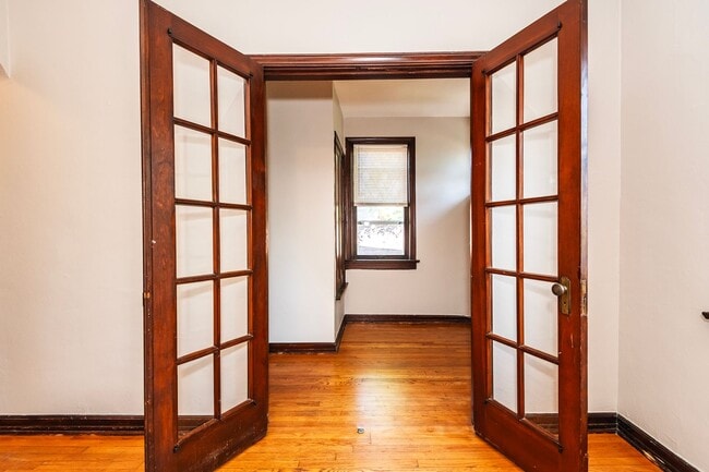 5018 Miami St Unit 2nd Fl