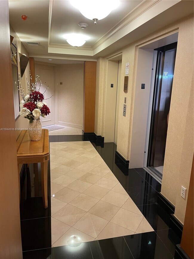Photo - 5025 Collins Ave Unit 1908