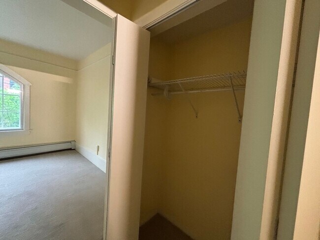 310 Montgomery St Unit 2