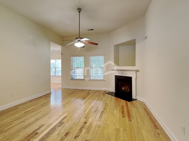 Photo - 101 Scottish Ave