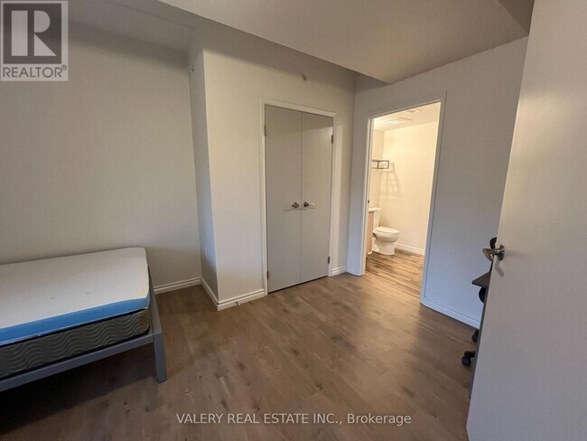 Photo - 275 Larch St Unit A508