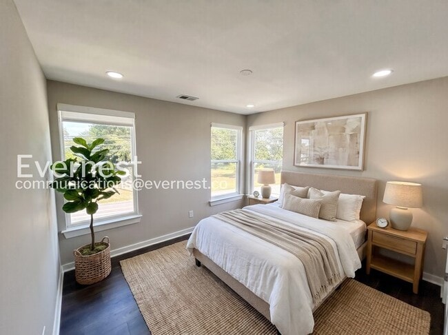 Photo - 600 Mason Ward Pl