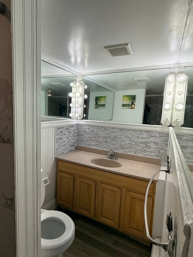 Photo - 84 Thorndike St Unit B